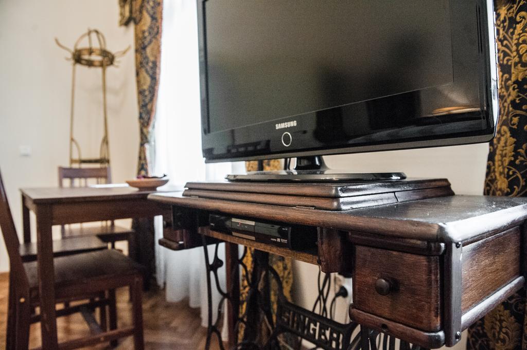 Brukenthal Central Apartments Sibiu Quarto foto