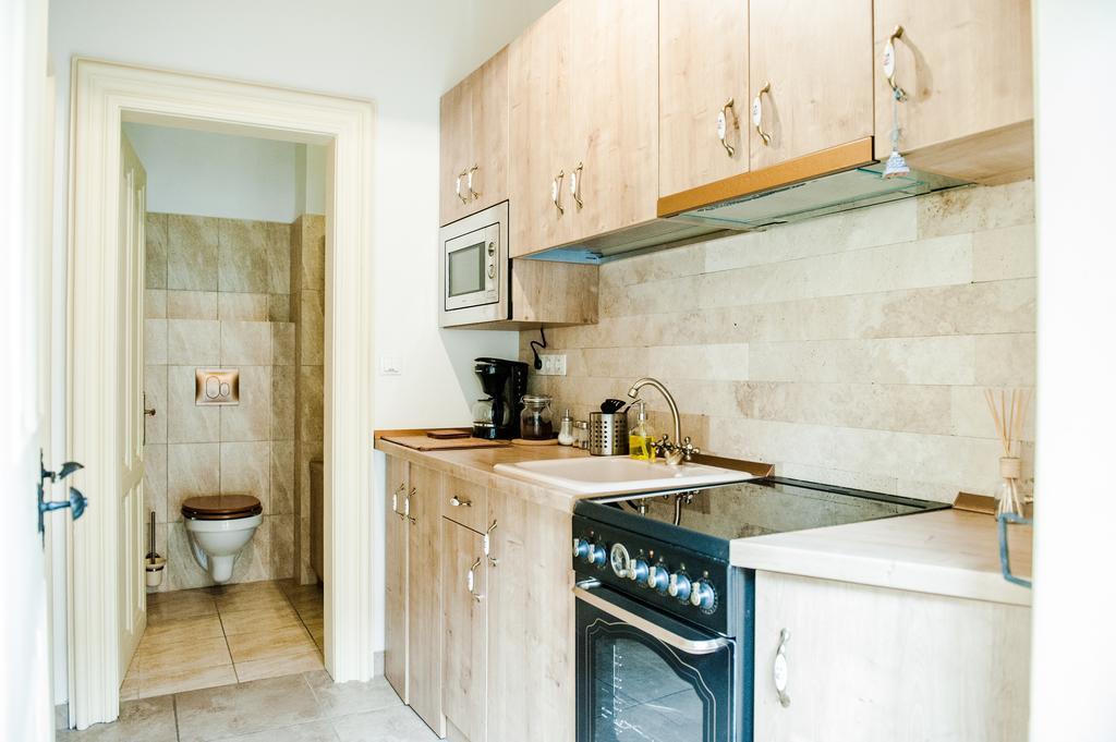 Brukenthal Central Apartments Sibiu Quarto foto
